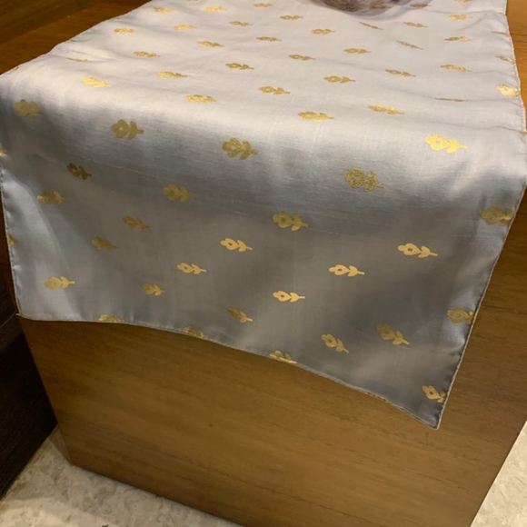 Table Runners - Picture 4 of 5